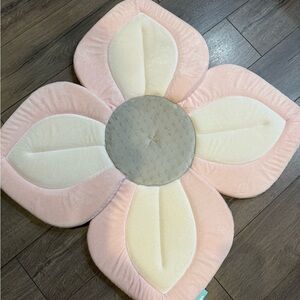 Bloomingbath Lotus Mat in Pink and White